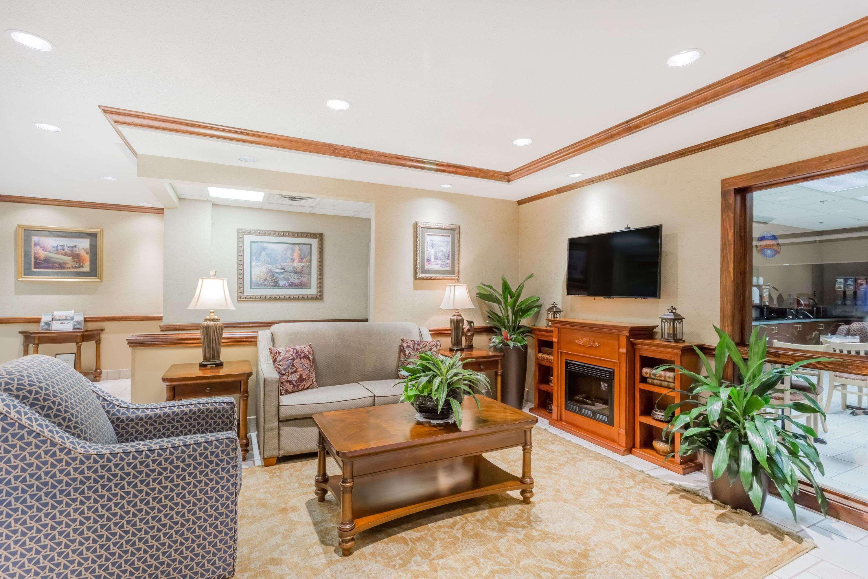 Baymont By Wyndham Asheville/Biltmore Bagian luar foto